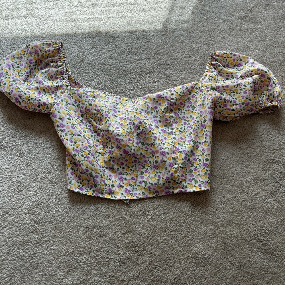 Floral crop top, open back, shein, size extra small.